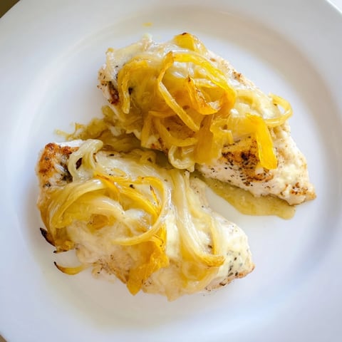 Instant Pot French Onion Chicken, a hearty, comforting meal featuring golden-browned onions and tender chicken.