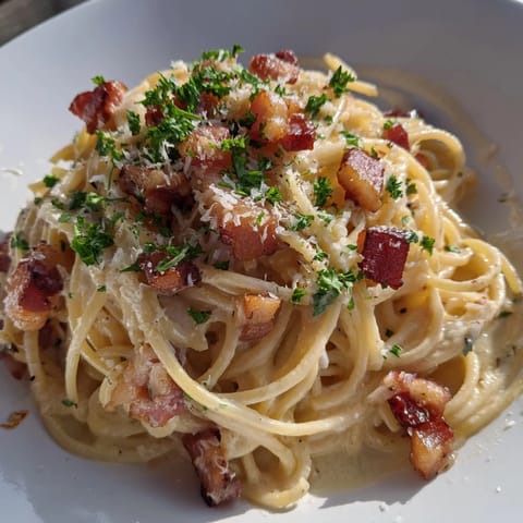 Creamy Garlic Bacon Pasta